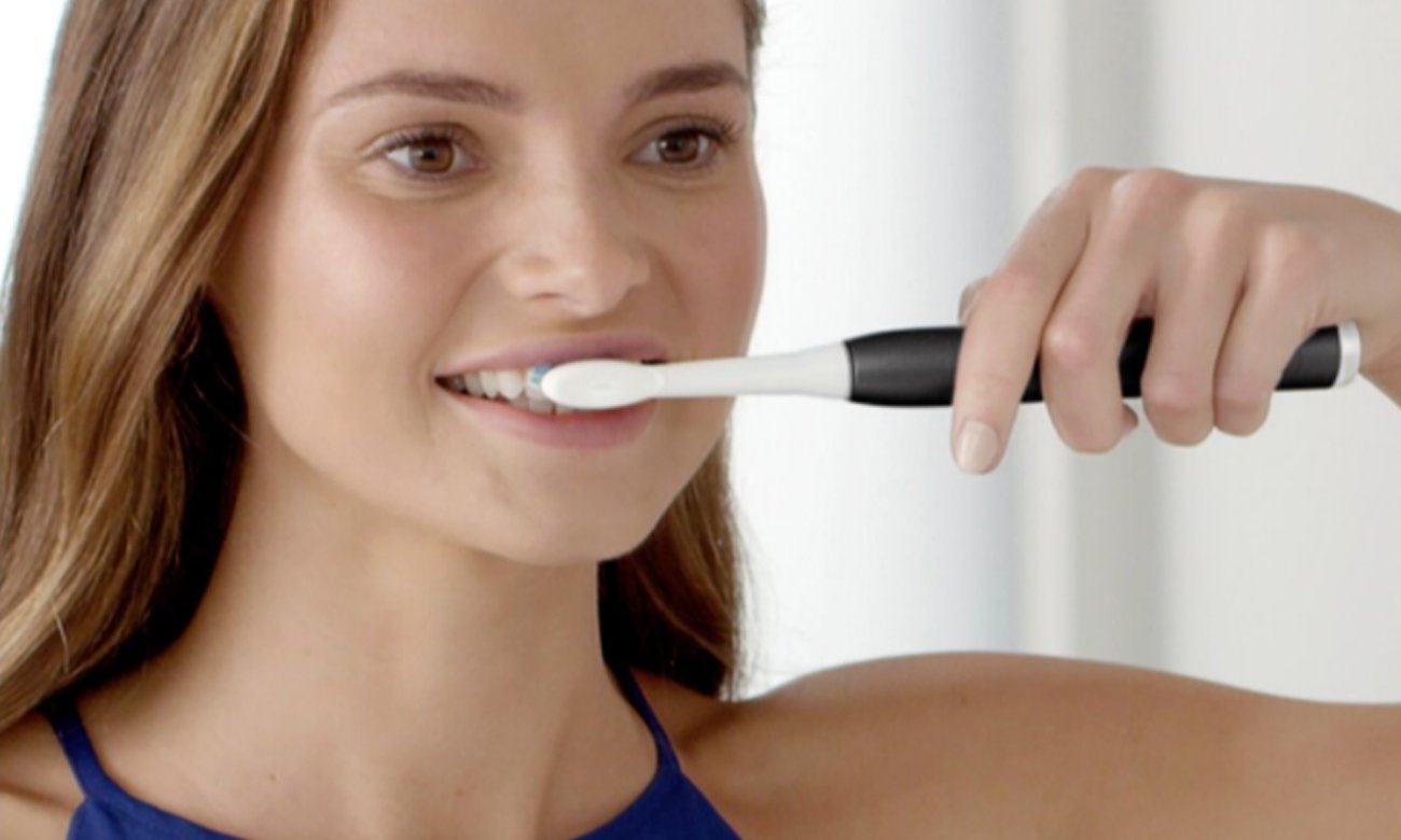 Szczoteczka soniczna Oral-B Pulsonic Slim Luxe 4500 Platinum Travel Edition
